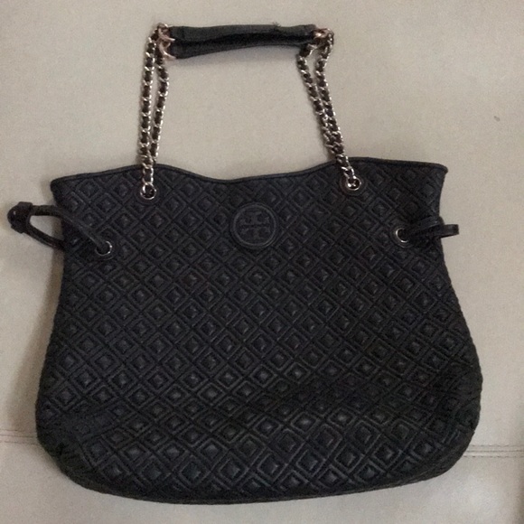 Tory Burch Handbags - Tory Burch beautiful black marion quilted purse